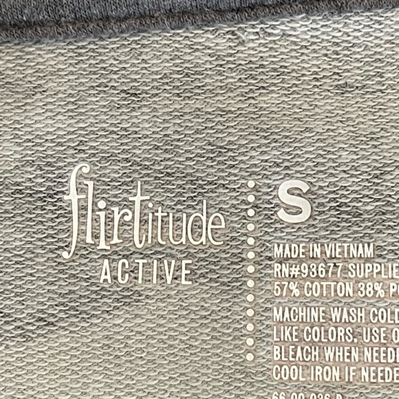 Flirtitude Active top in a size small - Picture 3 of 12